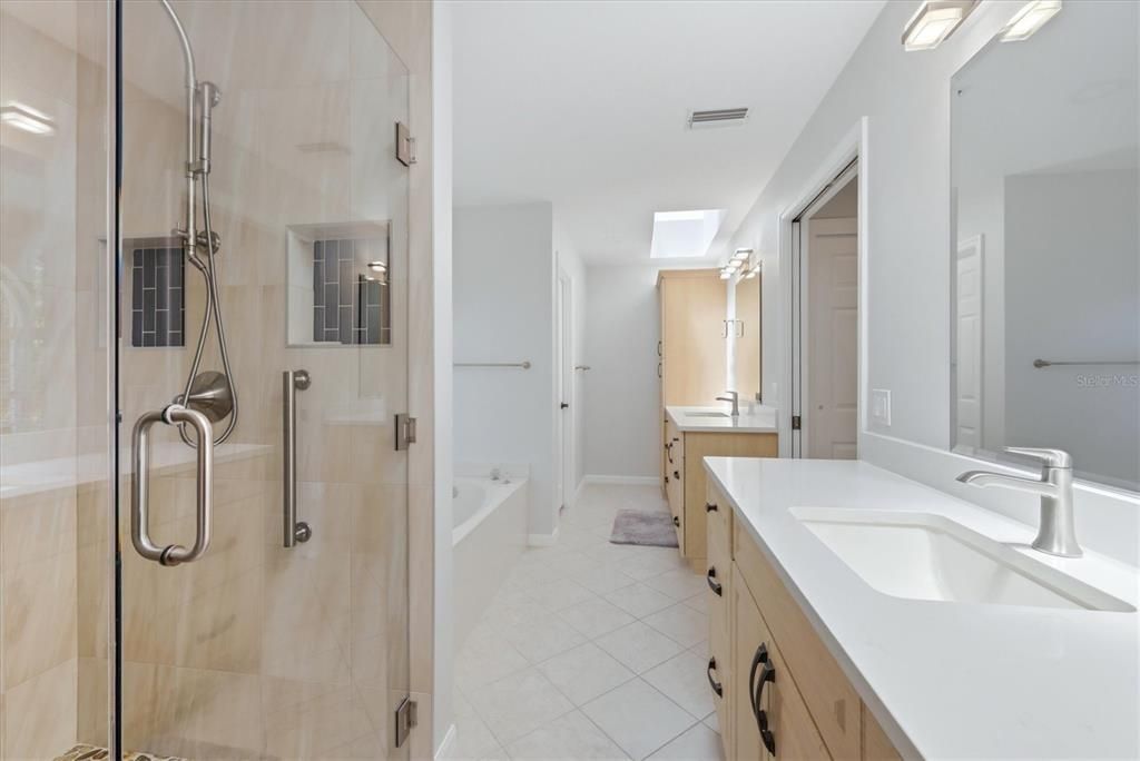 En Venta: $760,000 (4 camas, 3 baños, 2752 Pies cuadrados)