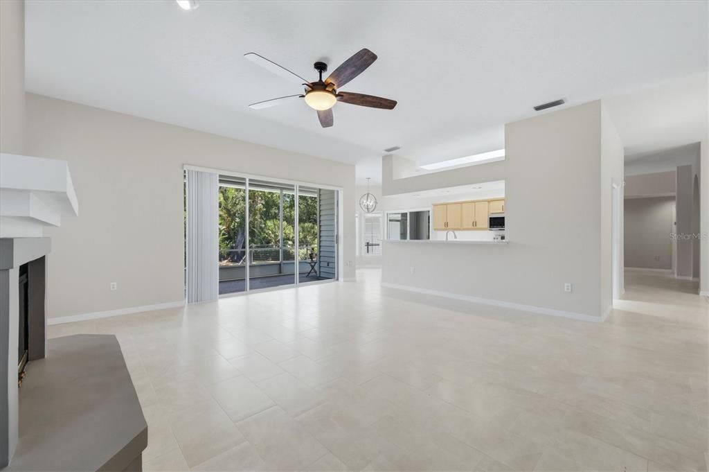 En Venta: $760,000 (4 camas, 3 baños, 2752 Pies cuadrados)