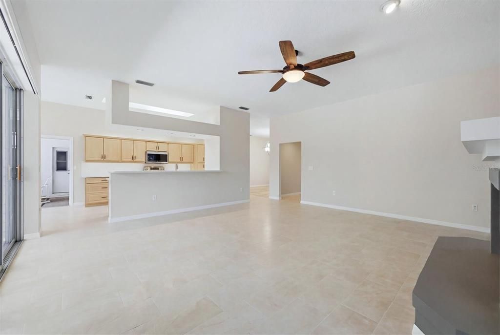 En Venta: $760,000 (4 camas, 3 baños, 2752 Pies cuadrados)