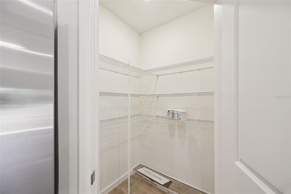 En Venta: $551,485 (5 camas, 3 baños, 2807 Pies cuadrados)
