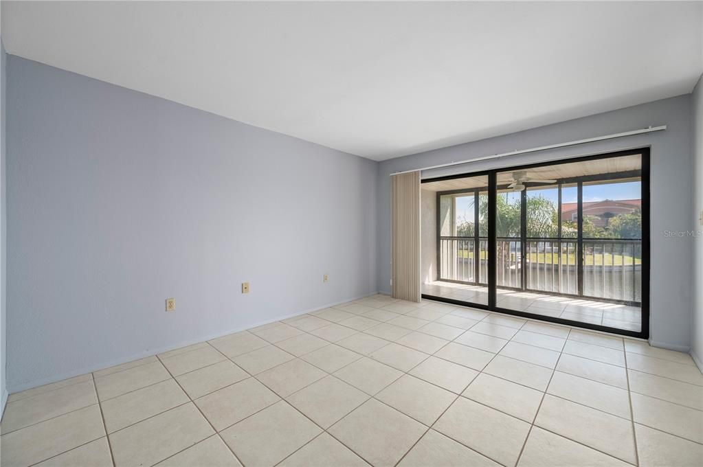 En Venta: $275,000 (2 camas, 2 baños, 1326 Pies cuadrados)