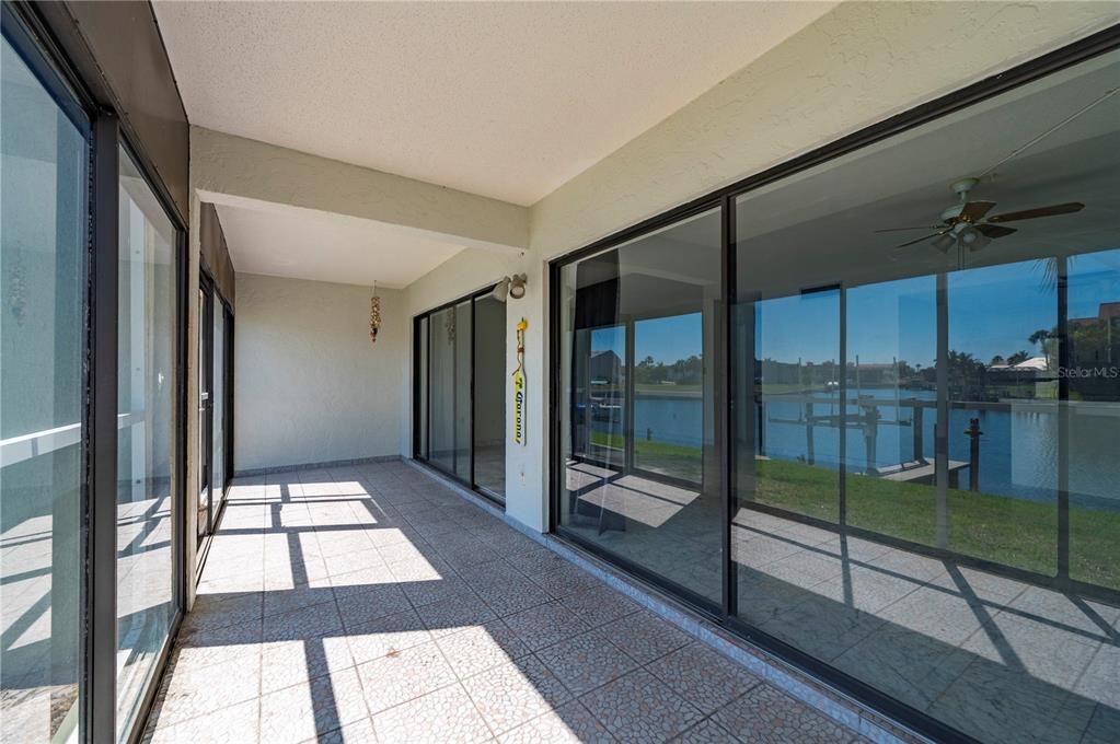 En Venta: $275,000 (2 camas, 2 baños, 1326 Pies cuadrados)