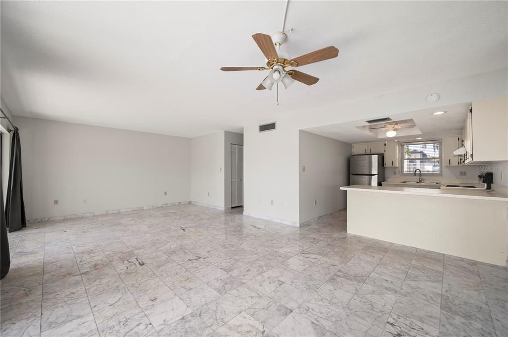 En Venta: $275,000 (2 camas, 2 baños, 1326 Pies cuadrados)