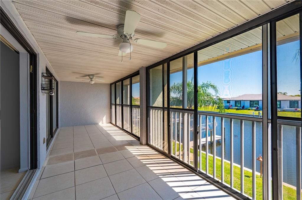 En Venta: $275,000 (2 camas, 2 baños, 1326 Pies cuadrados)