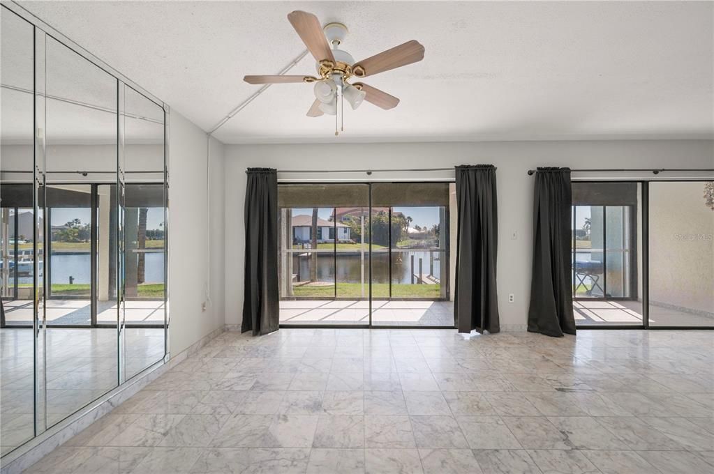 En Venta: $275,000 (2 camas, 2 baños, 1326 Pies cuadrados)