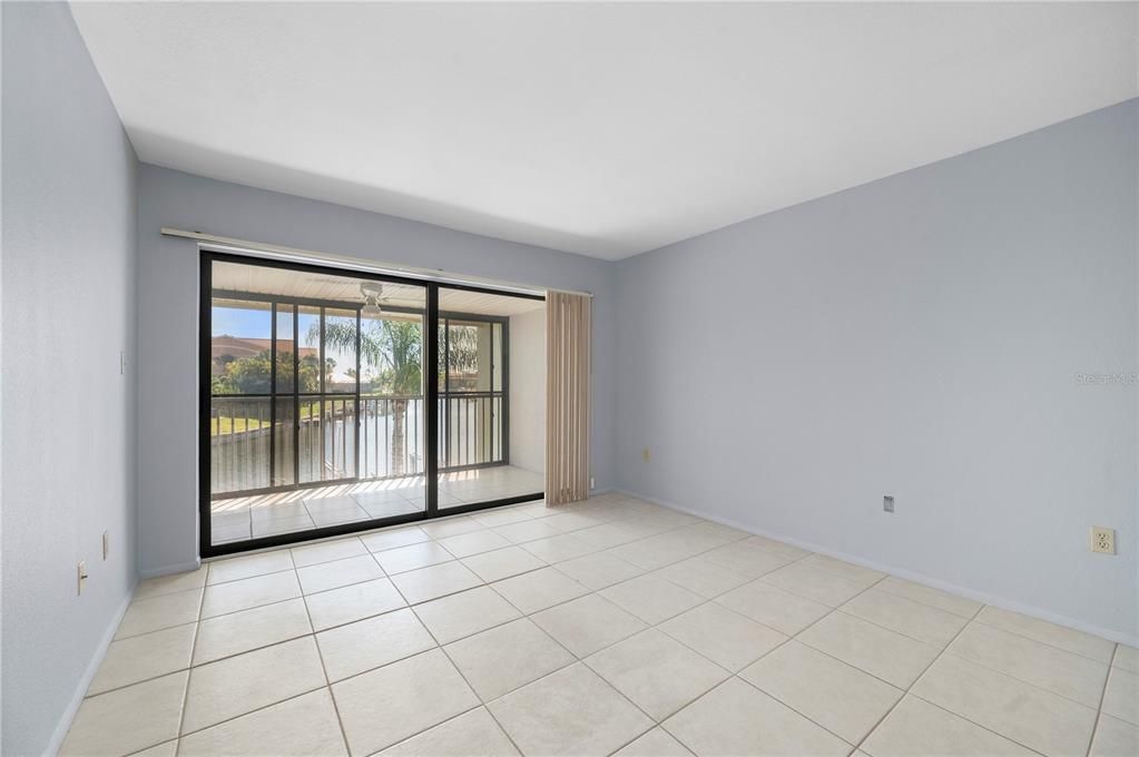 En Venta: $275,000 (2 camas, 2 baños, 1326 Pies cuadrados)
