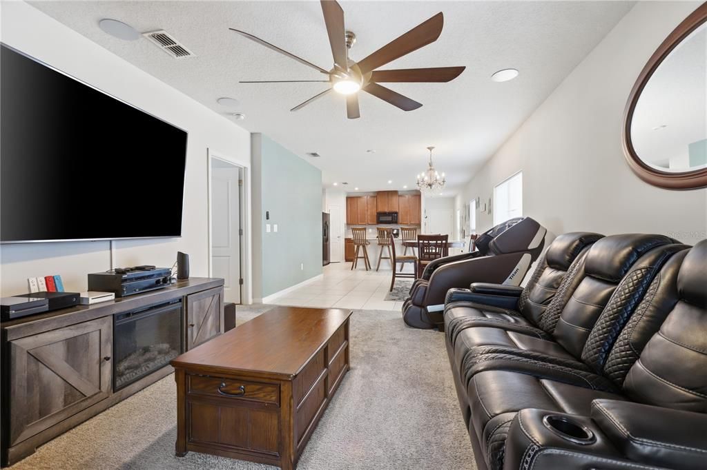 For Sale: $349,900 (3 beds, 2 baths, 1509 Square Feet)