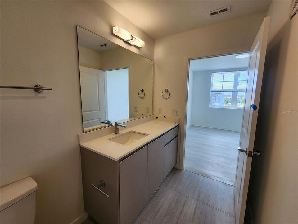 В аренду: $1,900 (2 спален, 2 ванн, 1023 Квадратных фут)