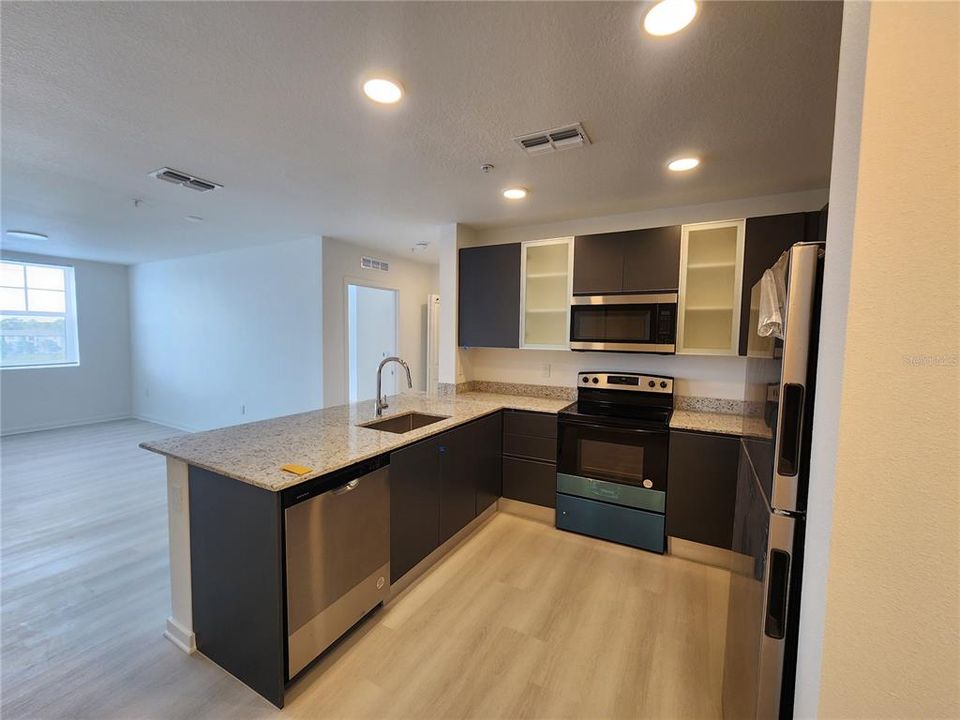 В аренду: $1,900 (2 спален, 2 ванн, 1023 Квадратных фут)
