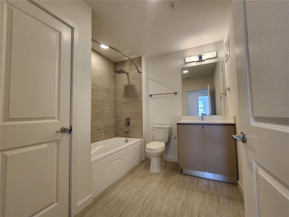 В аренду: $1,900 (2 спален, 2 ванн, 1023 Квадратных фут)