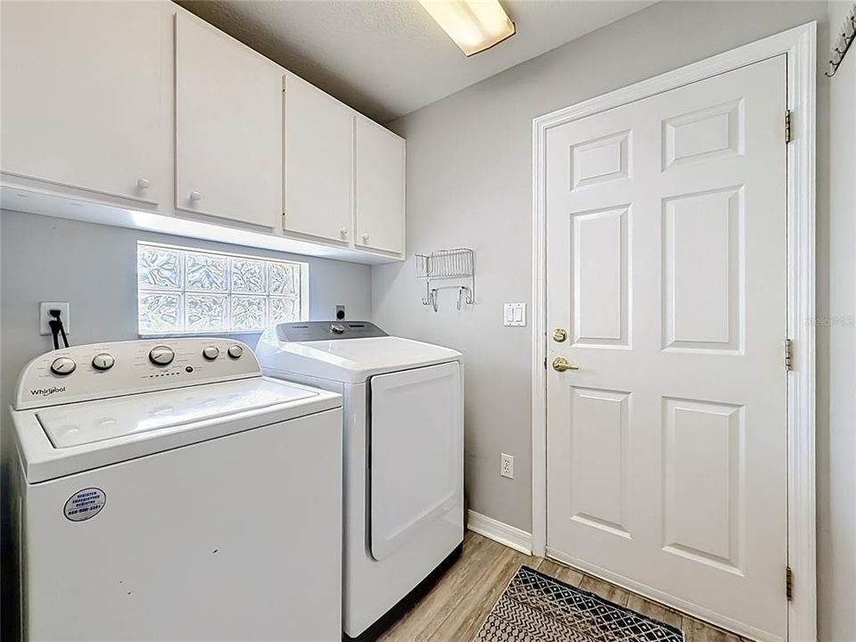 En Venta: $339,900 (3 camas, 2 baños, 1725 Pies cuadrados)