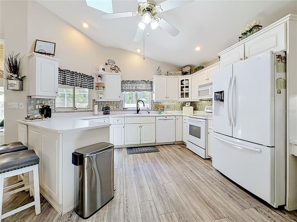 En Venta: $339,900 (3 camas, 2 baños, 1725 Pies cuadrados)