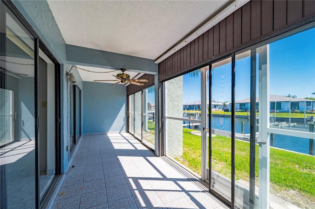 На продажу: $225,000 (2 спален, 2 ванн, 1050 Квадратных фут)