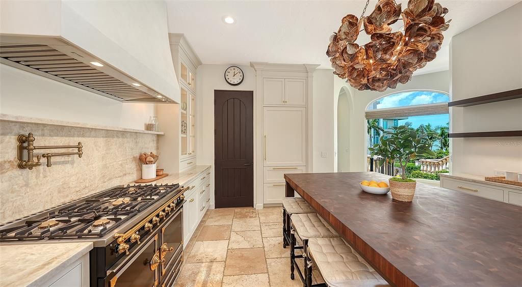 For Sale: $3,395,000 (3 beds, 3 baths, 3599 Square Feet)