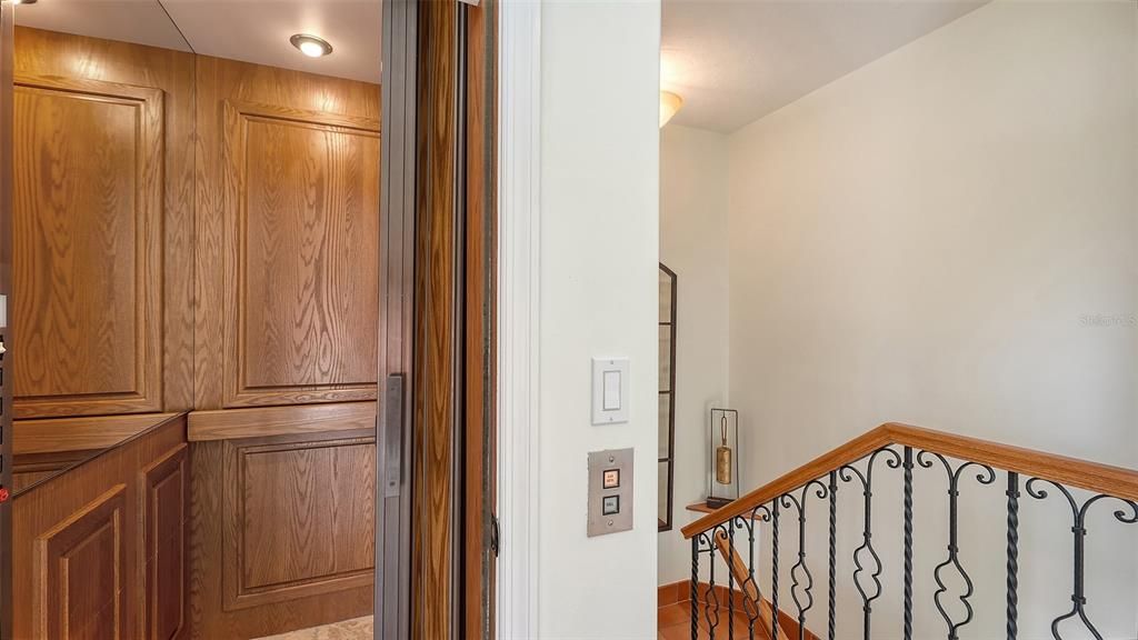For Sale: $3,395,000 (3 beds, 3 baths, 3599 Square Feet)