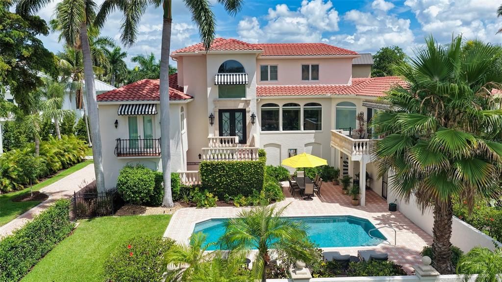 For Sale: $3,395,000 (3 beds, 3 baths, 3599 Square Feet)