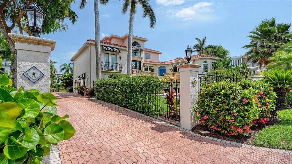 For Sale: $3,395,000 (3 beds, 3 baths, 3599 Square Feet)