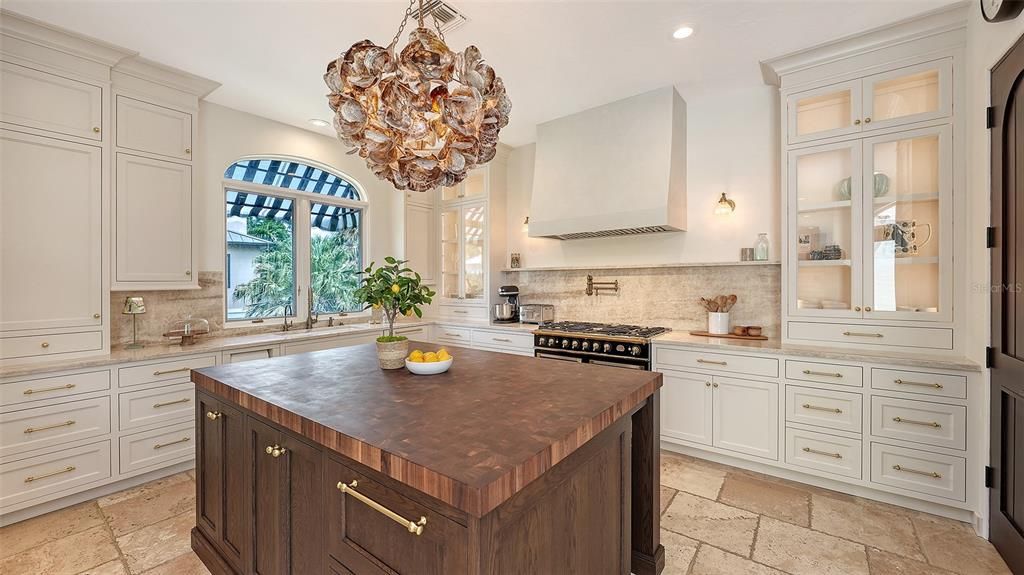 For Sale: $3,395,000 (3 beds, 3 baths, 3599 Square Feet)