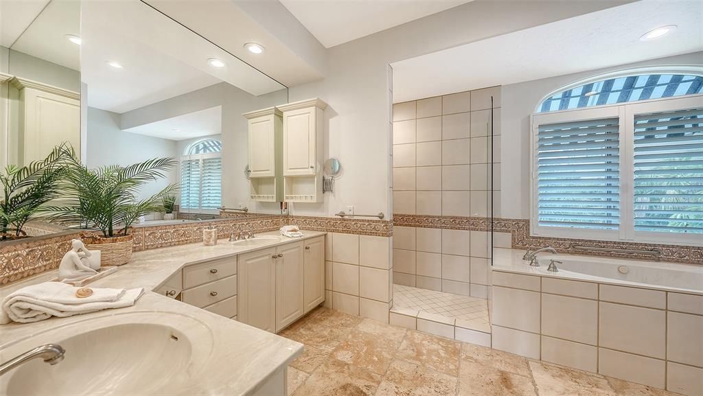 For Sale: $3,395,000 (3 beds, 3 baths, 3599 Square Feet)