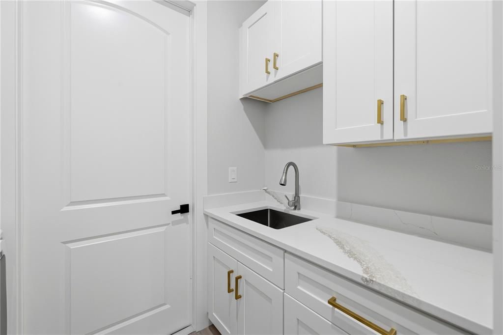 На продажу: $459,000 (3 спален, 2 ванн, 1954 Квадратных фут)