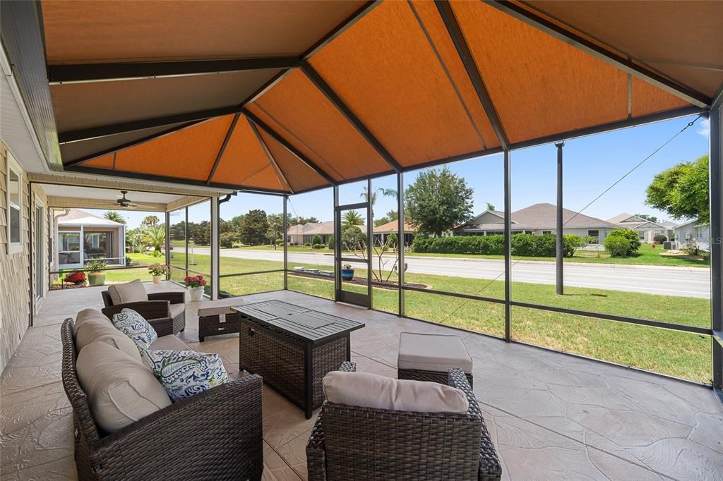 En Venta: $429,000 (3 camas, 2 baños, 1392 Pies cuadrados)