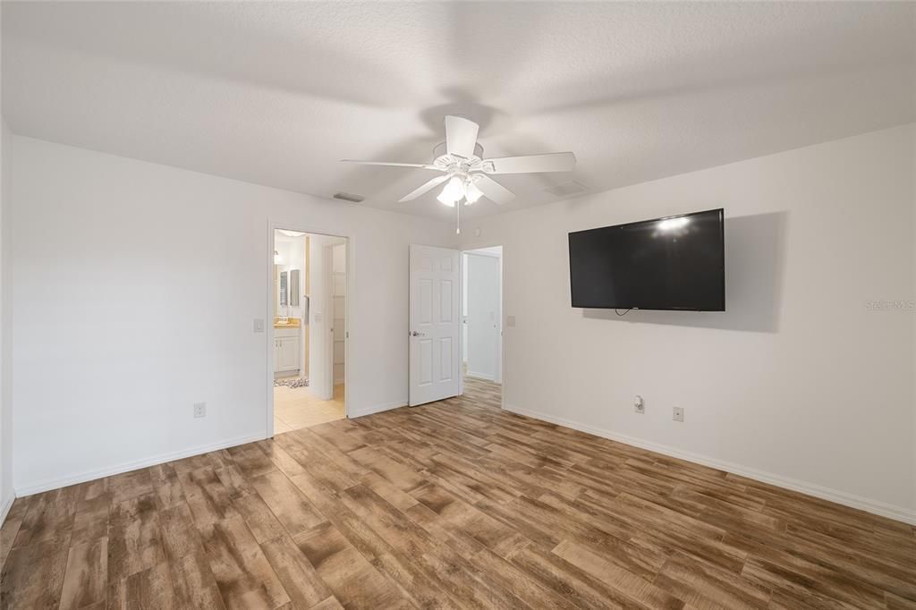 En Venta: $429,000 (3 camas, 2 baños, 1392 Pies cuadrados)