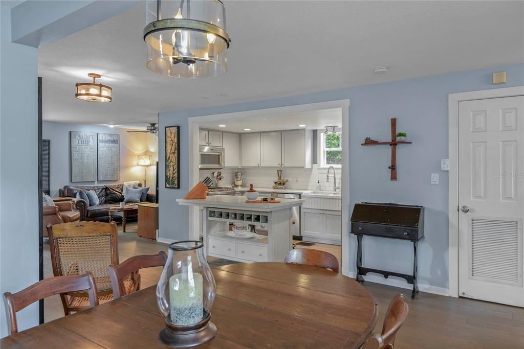 Active With Contract: $598,000 (3 beds, 2 baths, 1528 Square Feet)