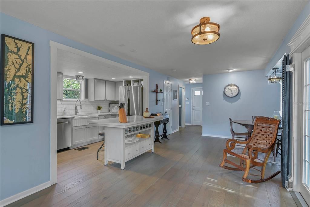 Active With Contract: $598,000 (3 beds, 2 baths, 1528 Square Feet)