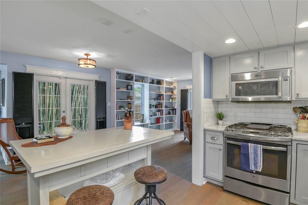 Active With Contract: $598,000 (3 beds, 2 baths, 1528 Square Feet)