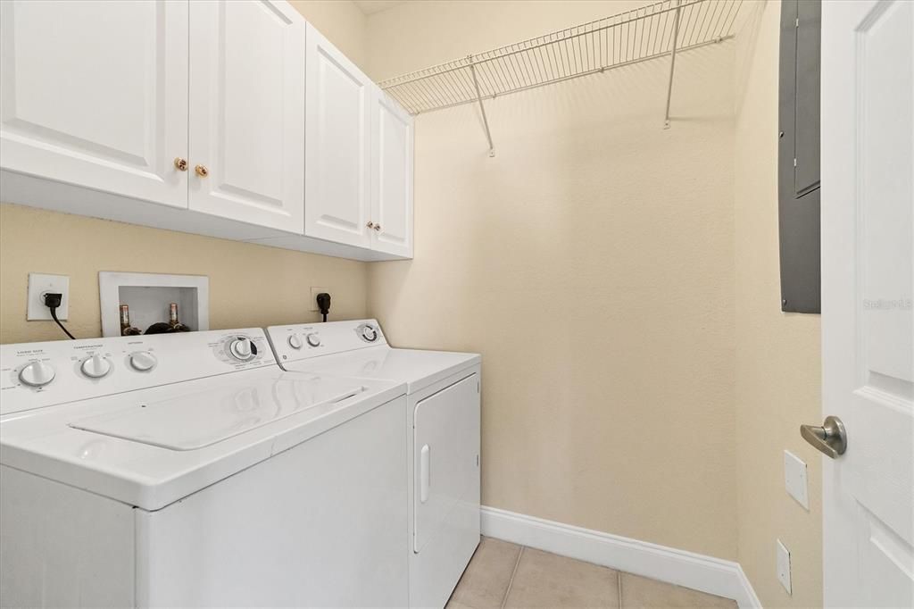 For Sale: $330,000 (3 beds, 2 baths, 1586 Square Feet)