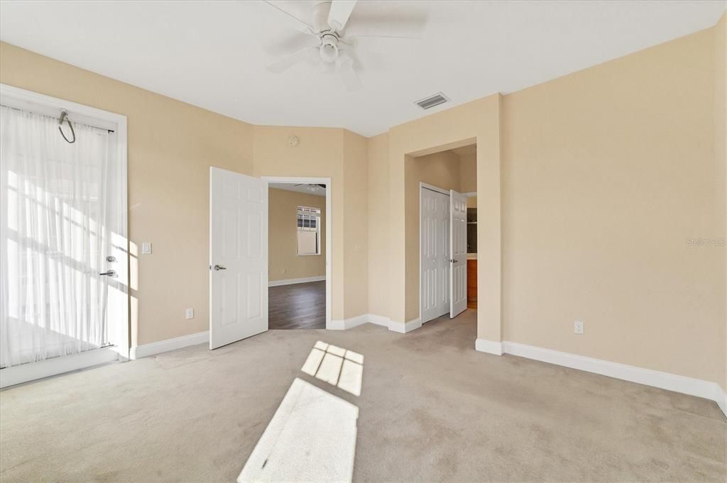 For Sale: $330,000 (3 beds, 2 baths, 1586 Square Feet)
