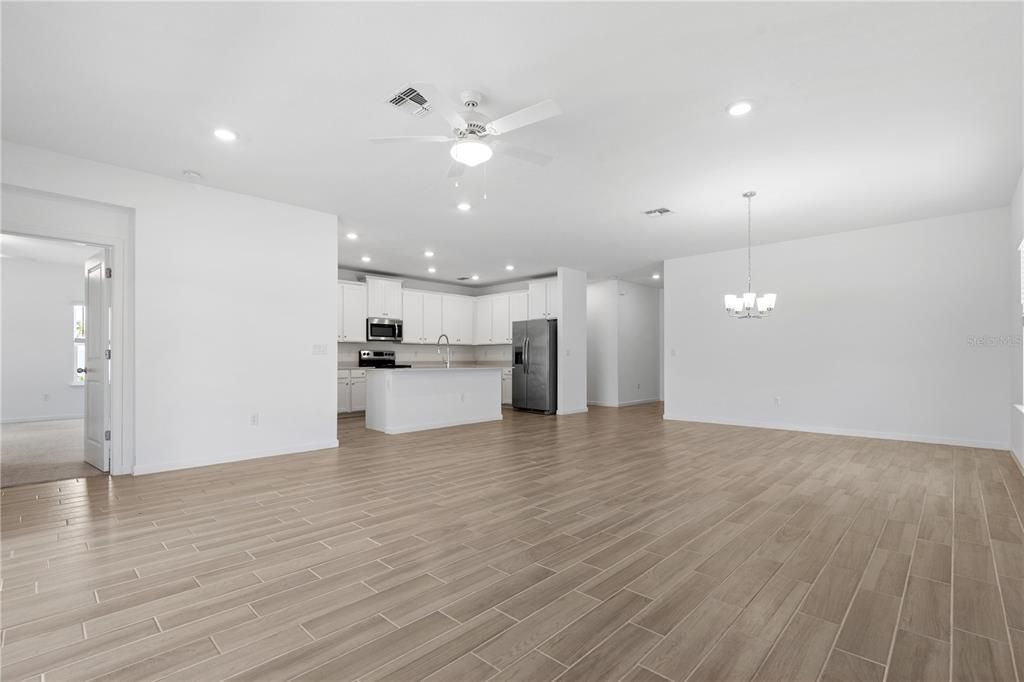 En Renta: $2,600 (4 camas, 3 baños, 2039 Pies cuadrados)