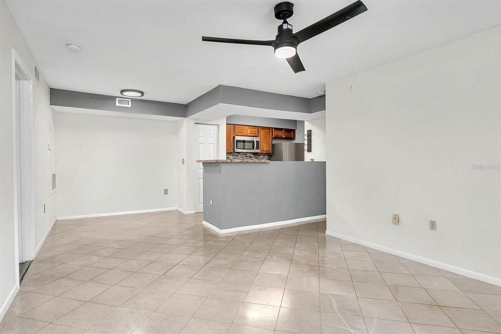For Rent: $1,650 (2 beds, 2 baths, 937 Square Feet)