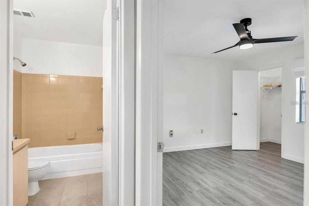 For Rent: $1,650 (2 beds, 2 baths, 937 Square Feet)