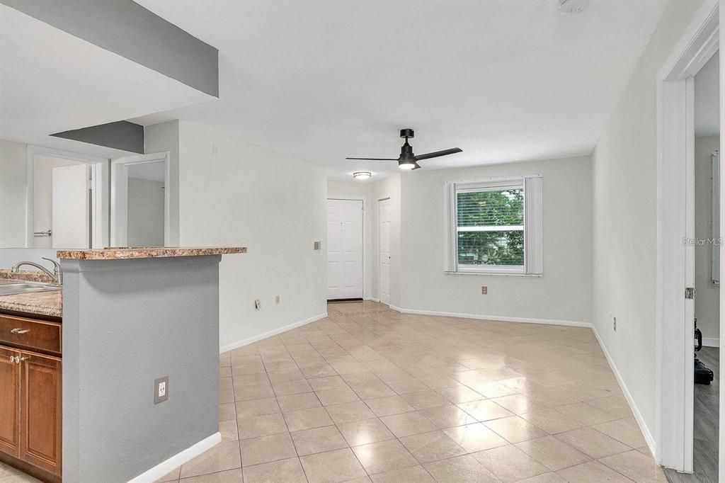 For Rent: $1,650 (2 beds, 2 baths, 937 Square Feet)