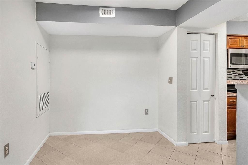 For Rent: $1,650 (2 beds, 2 baths, 937 Square Feet)