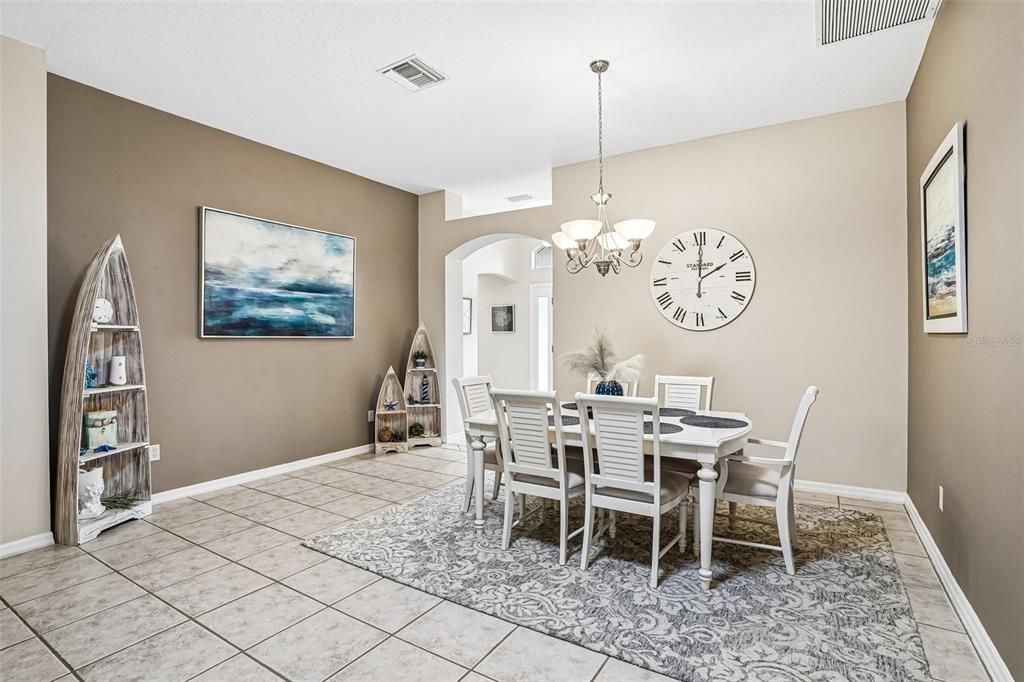 En Venta: $499,999 (3 camas, 2 baños, 2036 Pies cuadrados)
