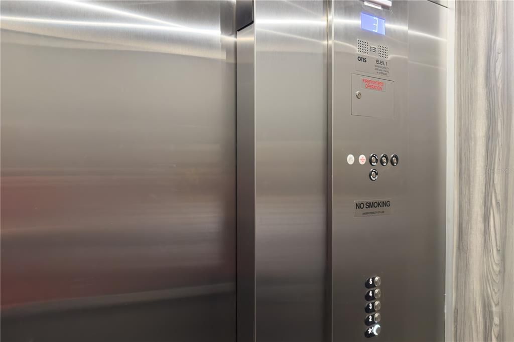 For Rent: $2,000 (2 beds, 2 baths, 1085 Square Feet)