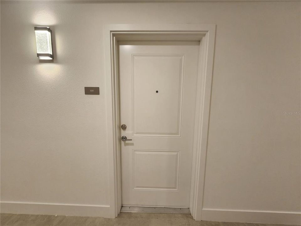 For Rent: $2,000 (2 beds, 2 baths, 1085 Square Feet)