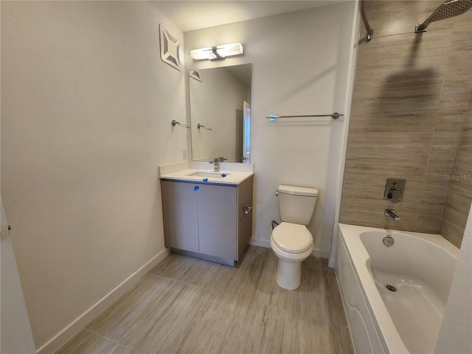 For Rent: $2,000 (2 beds, 2 baths, 1085 Square Feet)