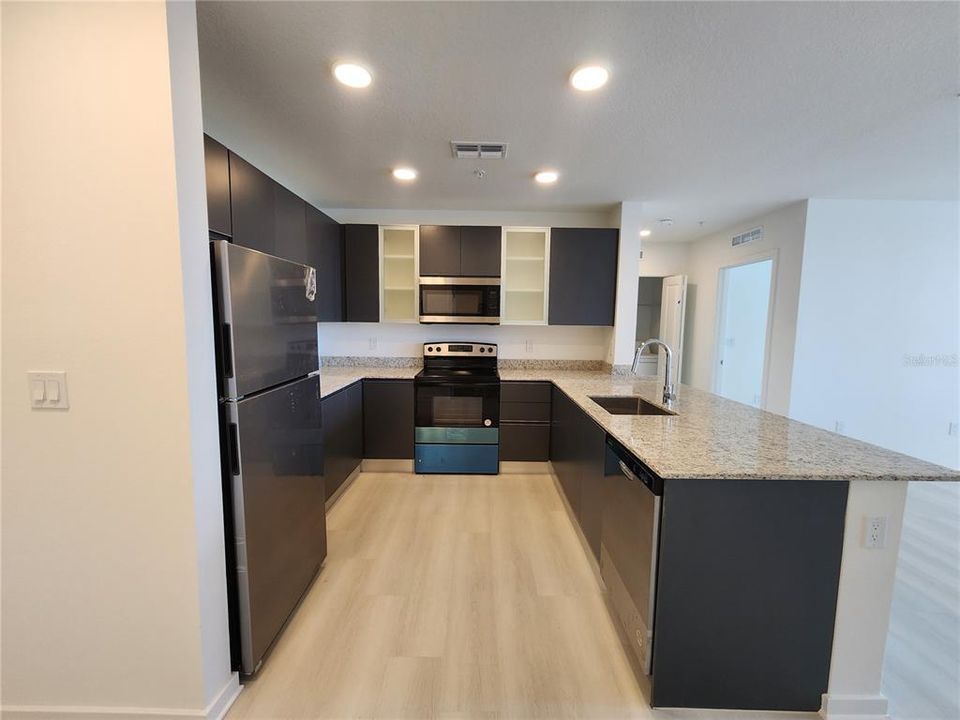For Rent: $2,000 (2 beds, 2 baths, 1085 Square Feet)