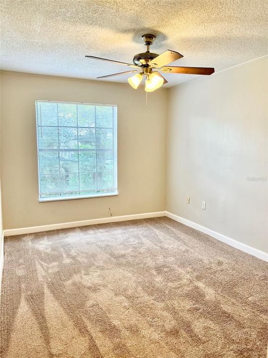 For Rent: $1,450 (2 beds, 1 baths, 860 Square Feet)