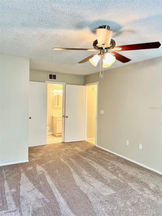 For Rent: $1,450 (2 beds, 1 baths, 860 Square Feet)