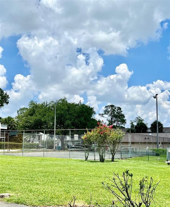 For Rent: $1,450 (2 beds, 1 baths, 860 Square Feet)