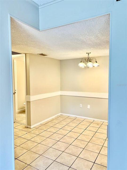 For Rent: $1,450 (2 beds, 1 baths, 860 Square Feet)