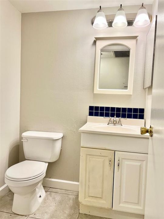 For Rent: $1,450 (2 beds, 1 baths, 860 Square Feet)