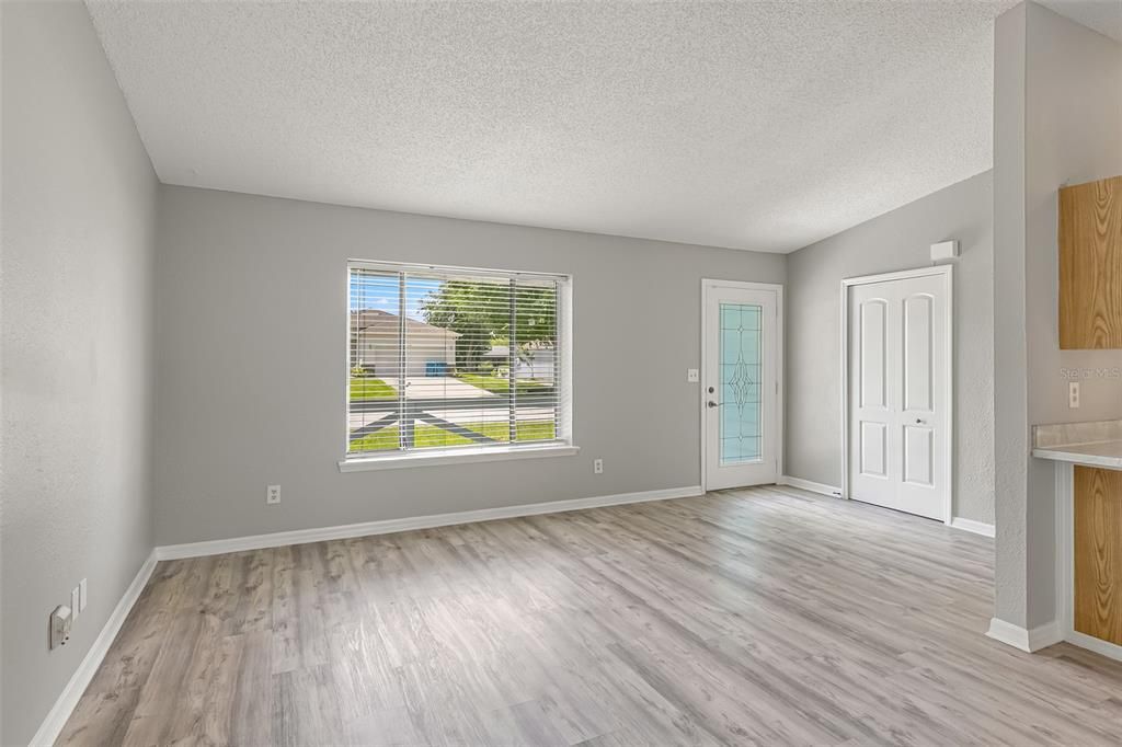 For Sale: $229,900 (3 beds, 2 baths, 1188 Square Feet)