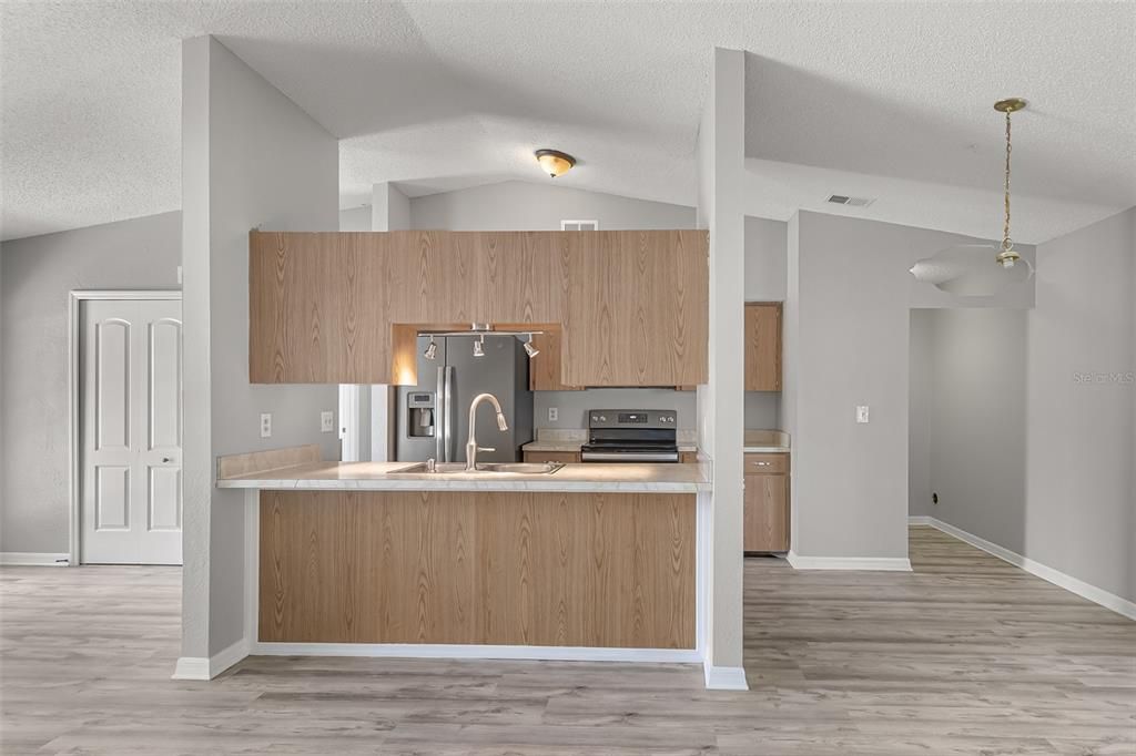 For Sale: $229,900 (3 beds, 2 baths, 1188 Square Feet)