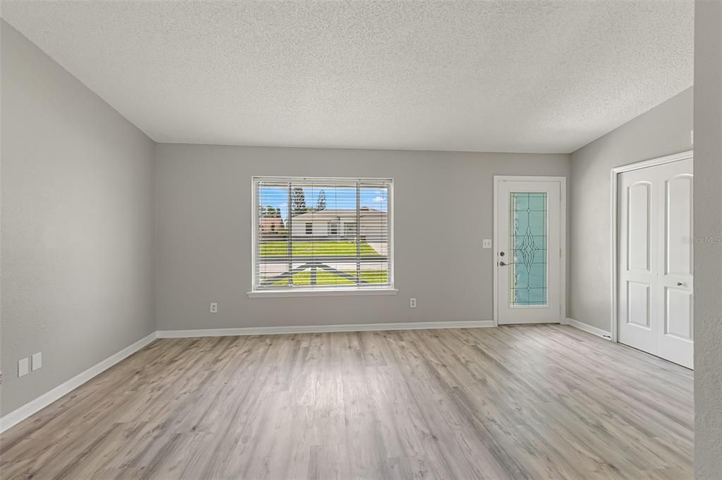 For Sale: $229,900 (3 beds, 2 baths, 1188 Square Feet)