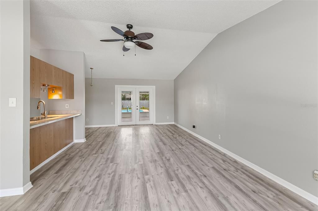 For Sale: $229,900 (3 beds, 2 baths, 1188 Square Feet)